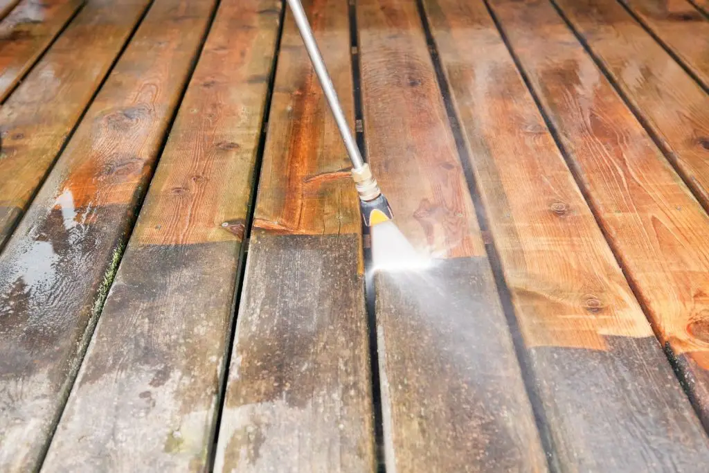 woden deck power washing